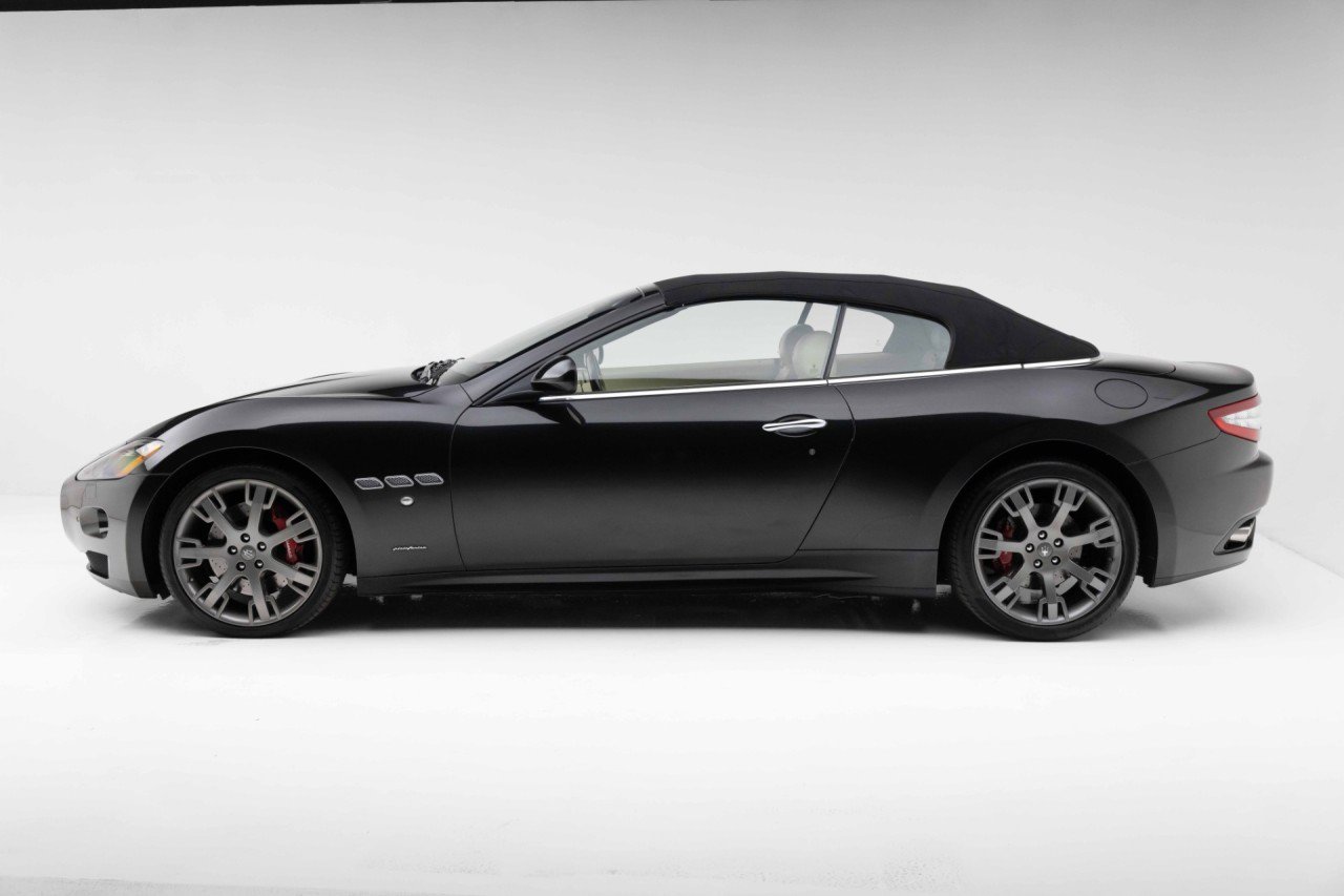 Used 2015 Maserati GranTurismo Convertible RWD image 31