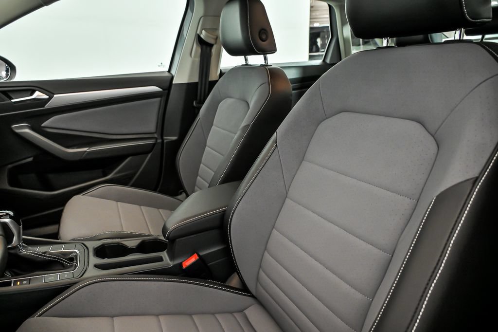 New 2026 Volkswagen Jetta SE FWD image 7