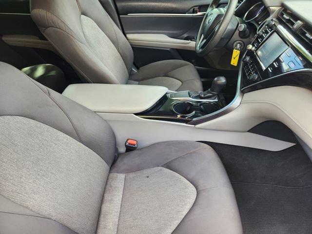 Used 2018 Toyota Camry LE FWD image 14