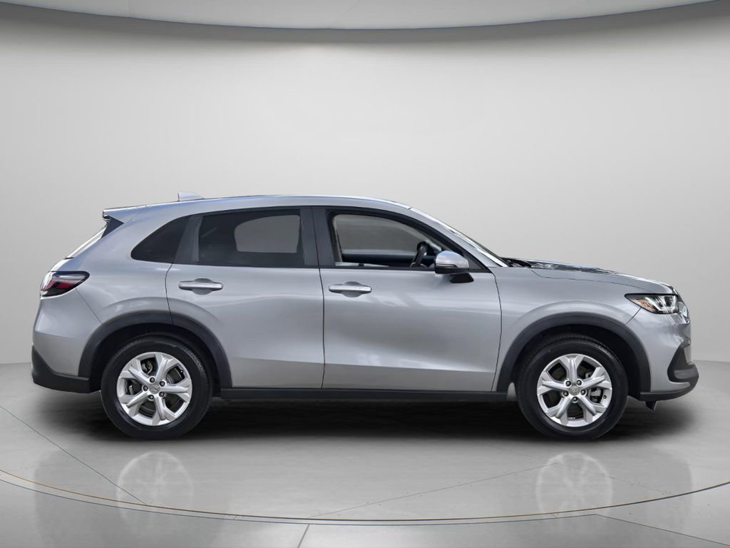 Certified 2023 Honda HR-V LX image 3