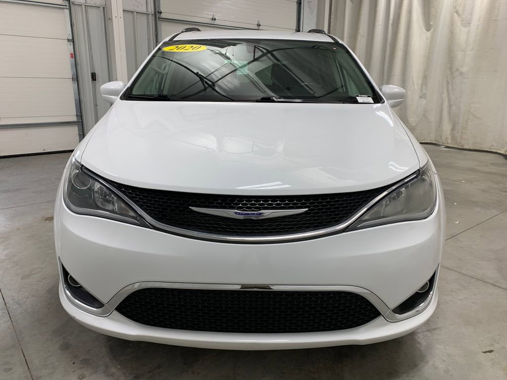 Used 2020 Chrysler Pacifica Touring-L FWD image 14