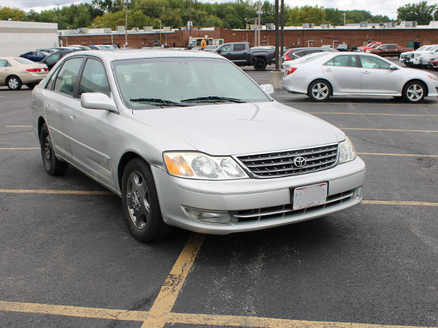 Used 2003 Toyota Avalon XLS FWD image 4