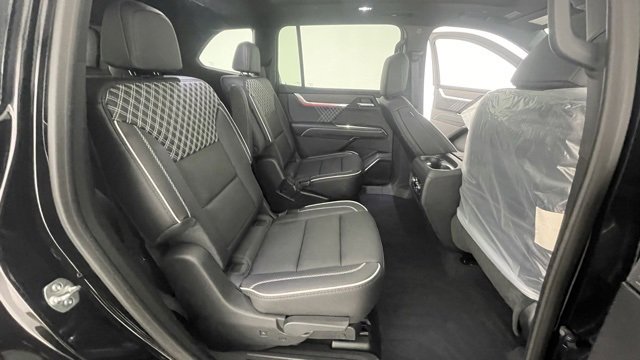 Used 2025 GMC Acadia Denali w/ Super Cruise Package image 47