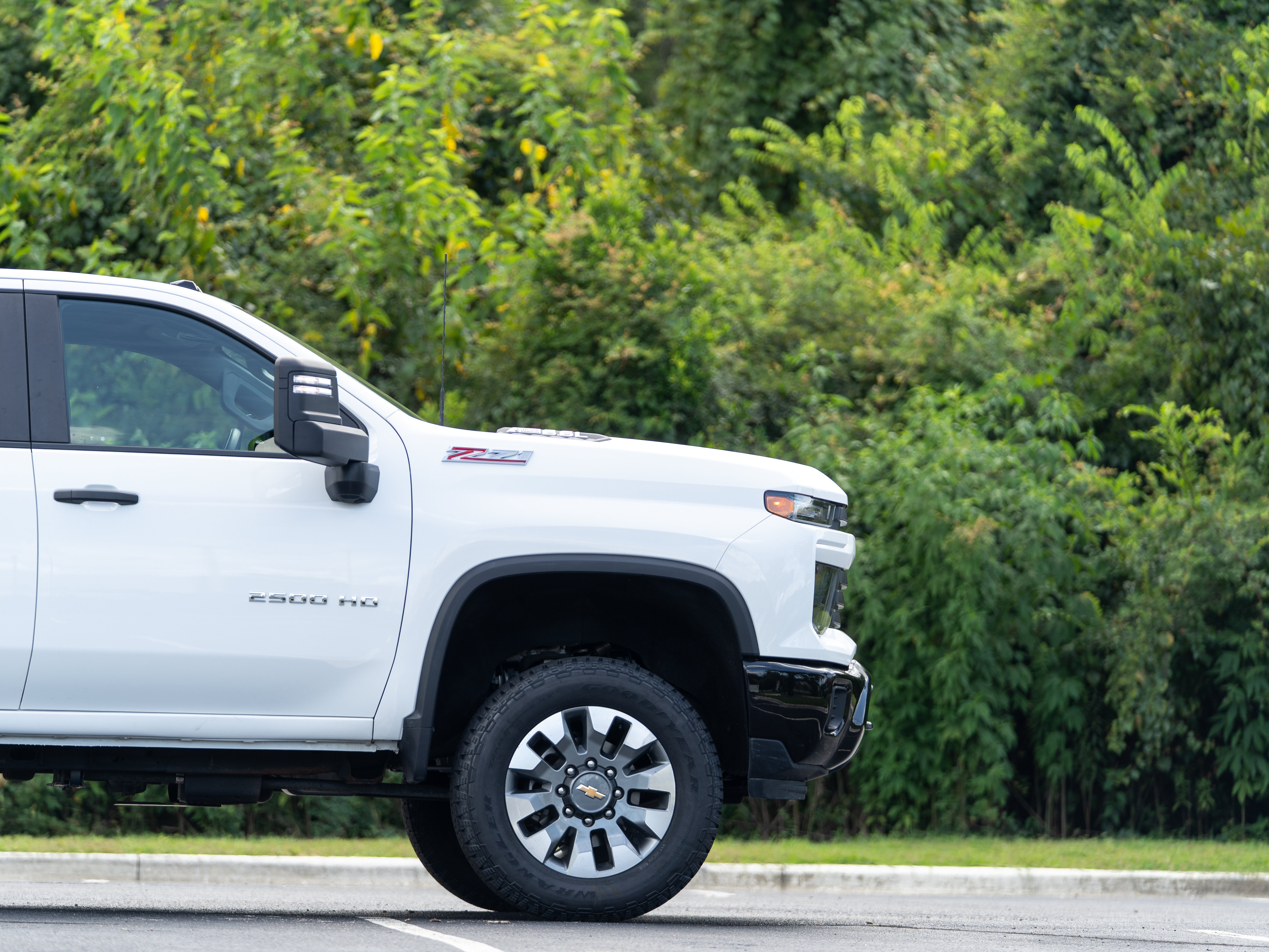 Used 2025 Chevrolet Silverado 2500 Custom w/ Z71 Off-Road Package AWD/4WD image 7