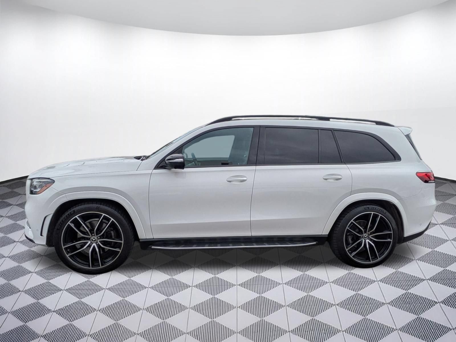 Used 2022 Mercedes-Benz GLS 450 4MATIC image 2