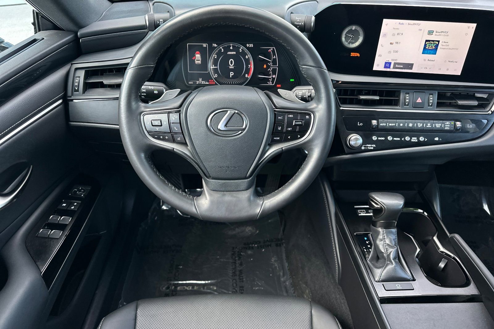 Used 2024 Lexus ES 350 w/ Accessory Package (Z2) image 17