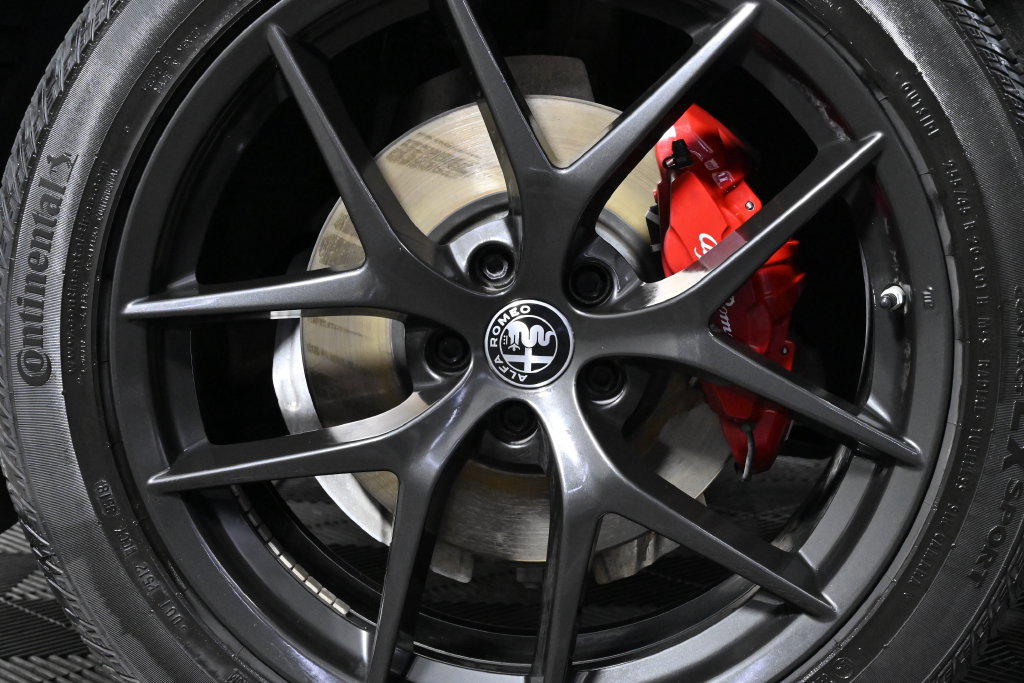 Used 2019 Alfa Romeo Stelvio Ti w/ Nero Edizione AWD/4WD image 44
