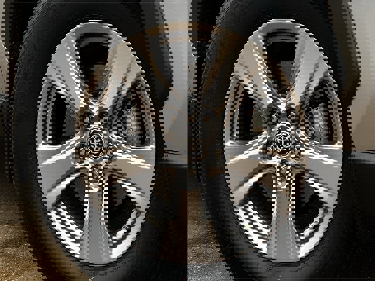 Used 2022 Toyota RAV4 XLE image 28