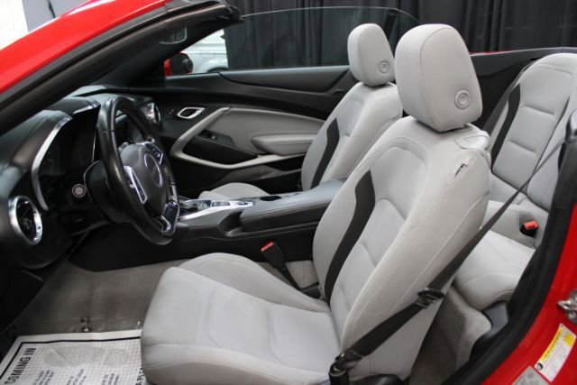 Used 2020 Chevrolet Camaro LT RWD image 10