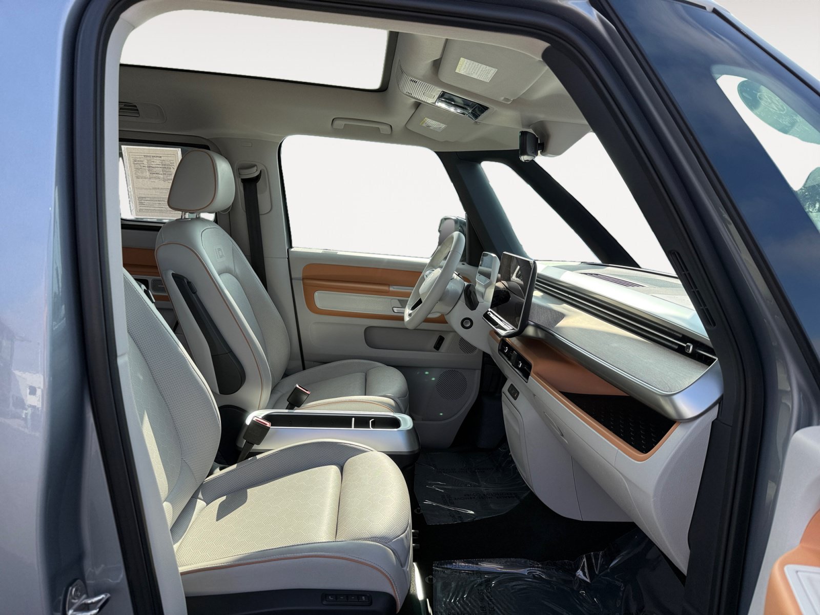 Certified 2025 Volkswagen ID. Buzz 1st Edition RWD image 19
