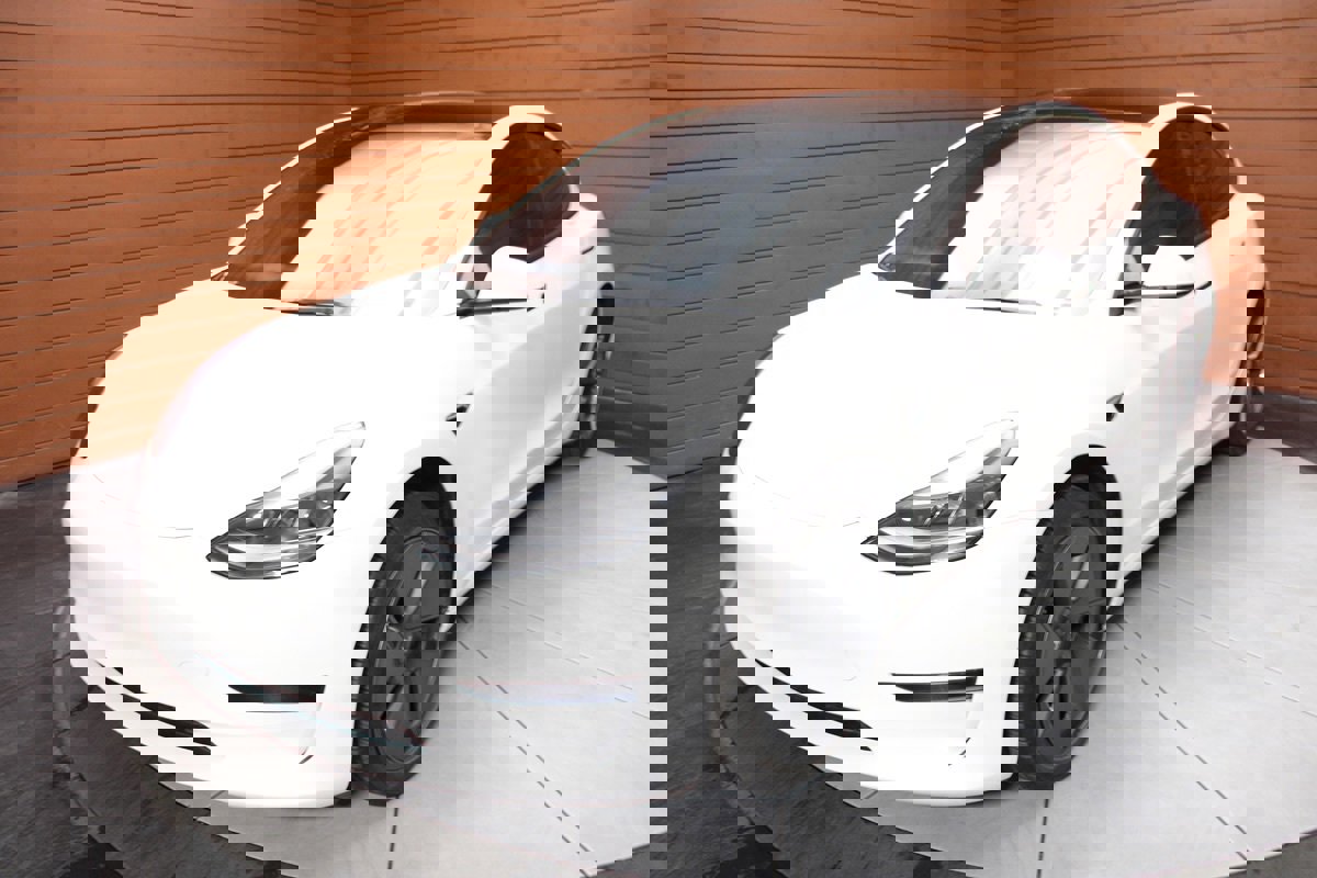 Used 2023 Tesla Model 3 Standard Range image 6