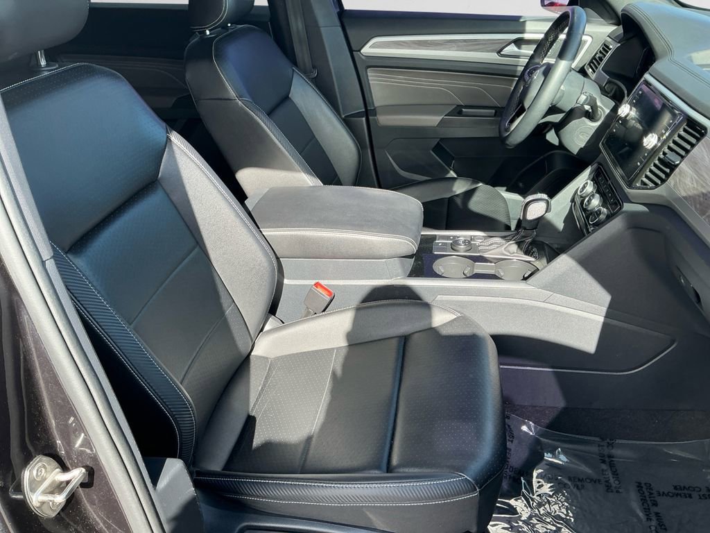 Used 2022 Volkswagen Atlas Cross Sport SE image 15