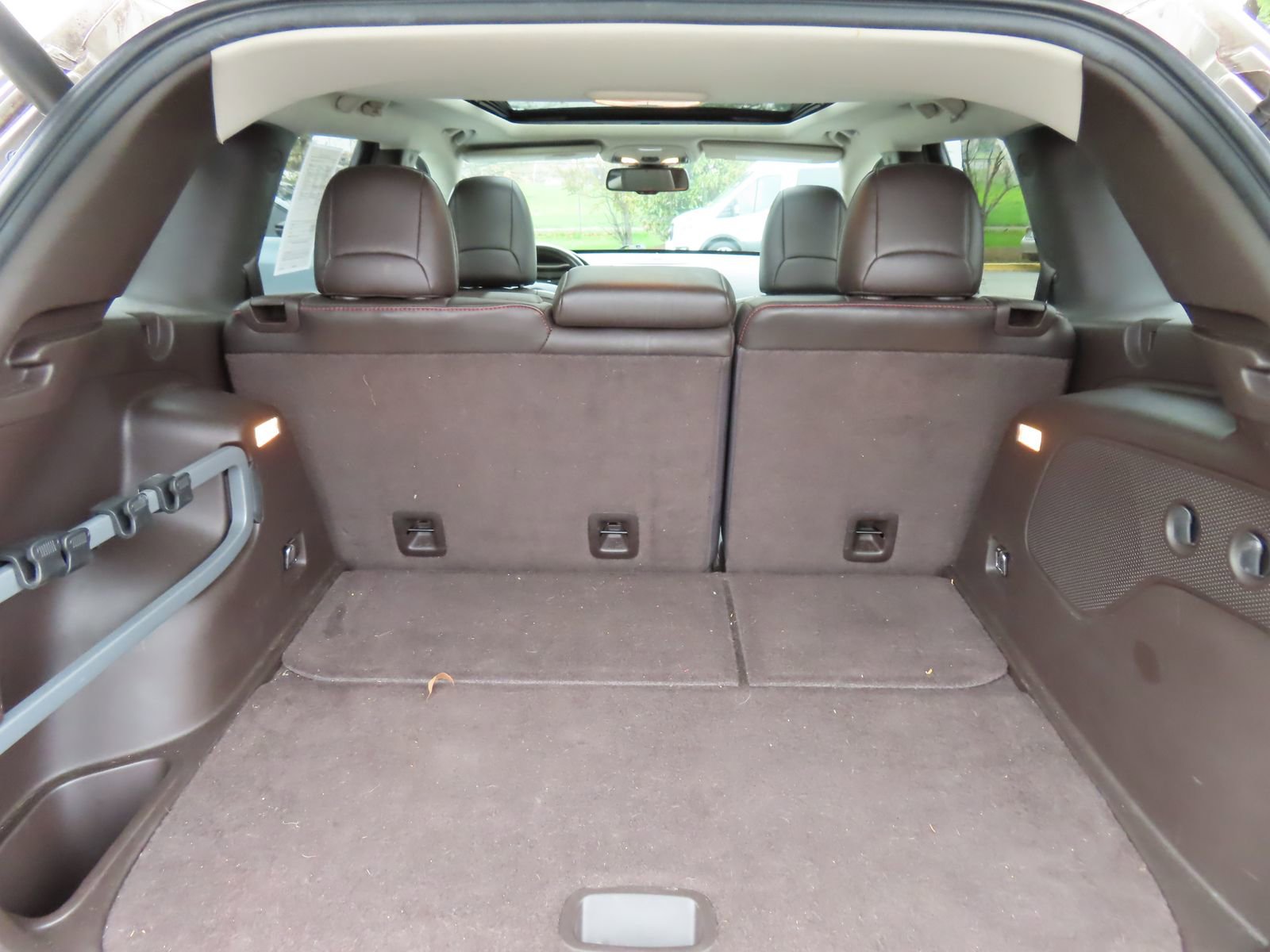 Used 2016 Jeep Cherokee Trailhawk w/ Comfort/Convenience Group image 39