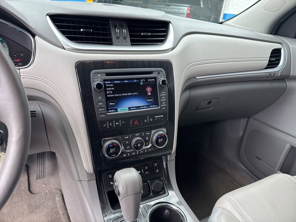 Used 2017 Chevrolet Traverse Premier FWD image 17