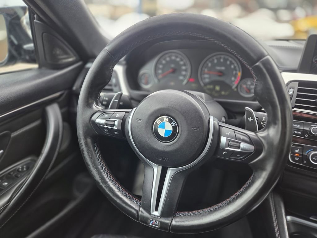 Used 2015 BMW M4 Convertible image 22