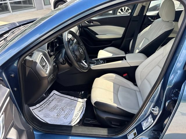 Used 2018 MAZDA MAZDA3 Grand Touring w/ Premium Equipment Package FWD image 26