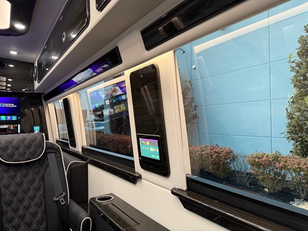Used 2023 Mercedes-Benz Sprinter 3500 image 88