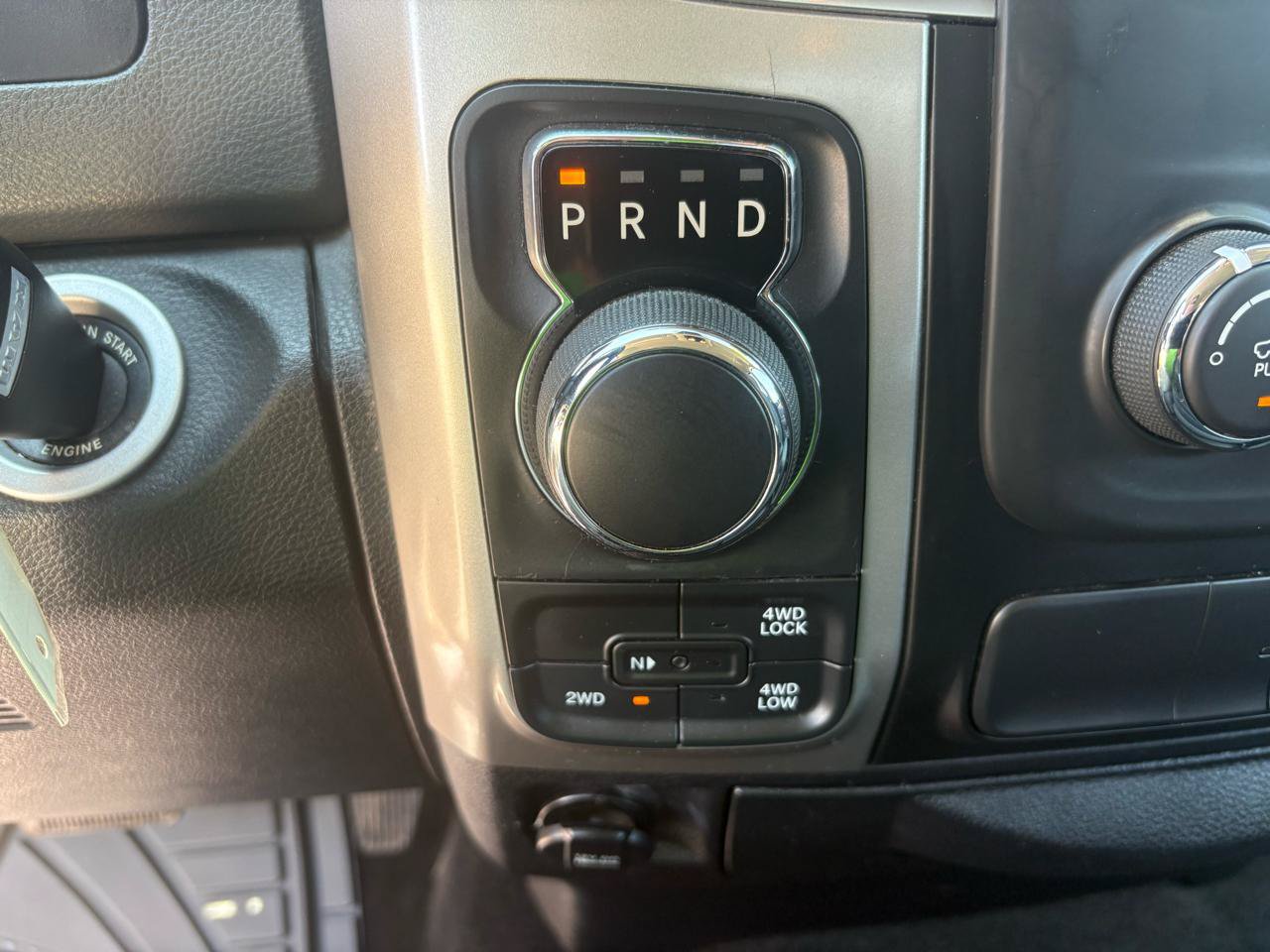 Used 2017 RAM 1500 Classic SLT AWD/4WD image 27