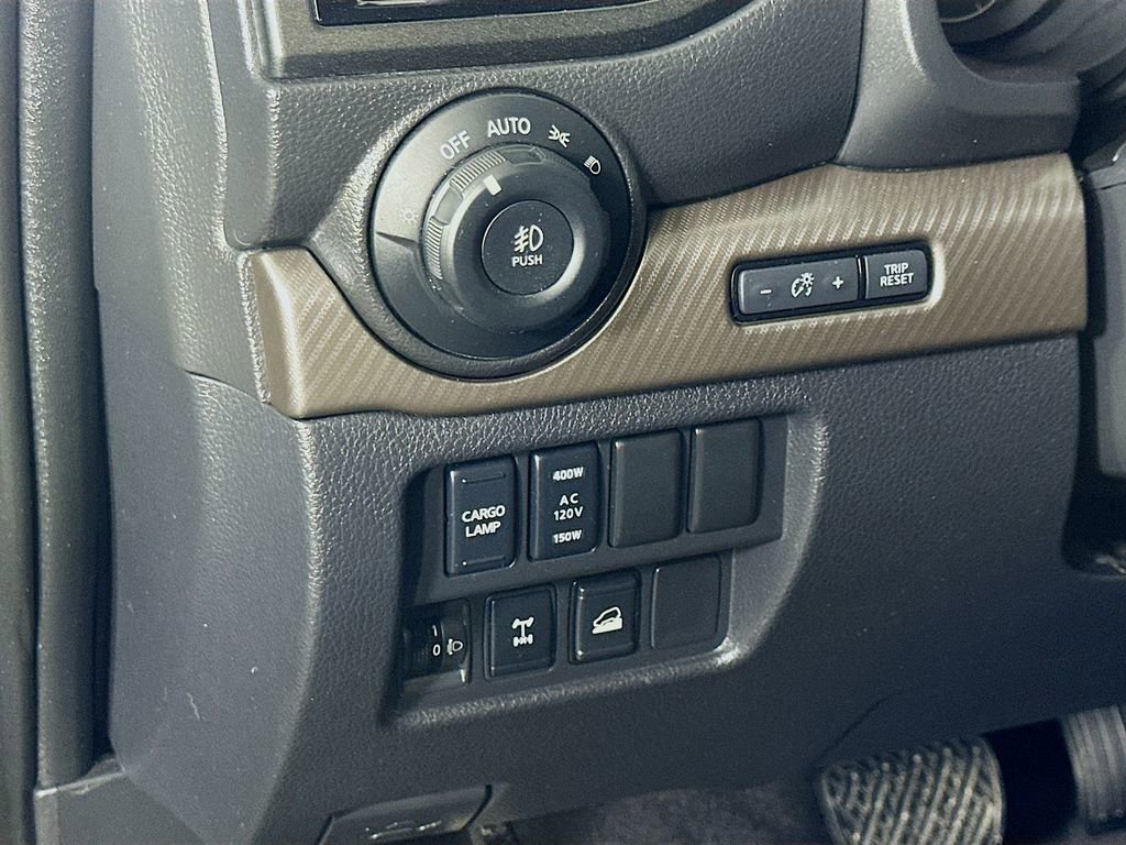 Used 2023 Nissan Titan PRO-4X w/ Pro-4x Convenience Package image 22