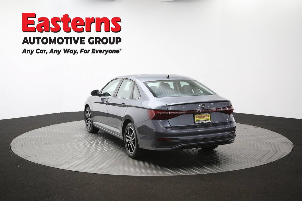 Used 2025 Volkswagen Jetta SE FWD image 37