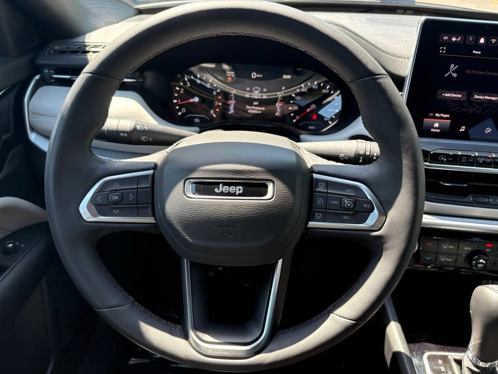 Used 2025 Jeep Compass Limited AWD/4WD image 20