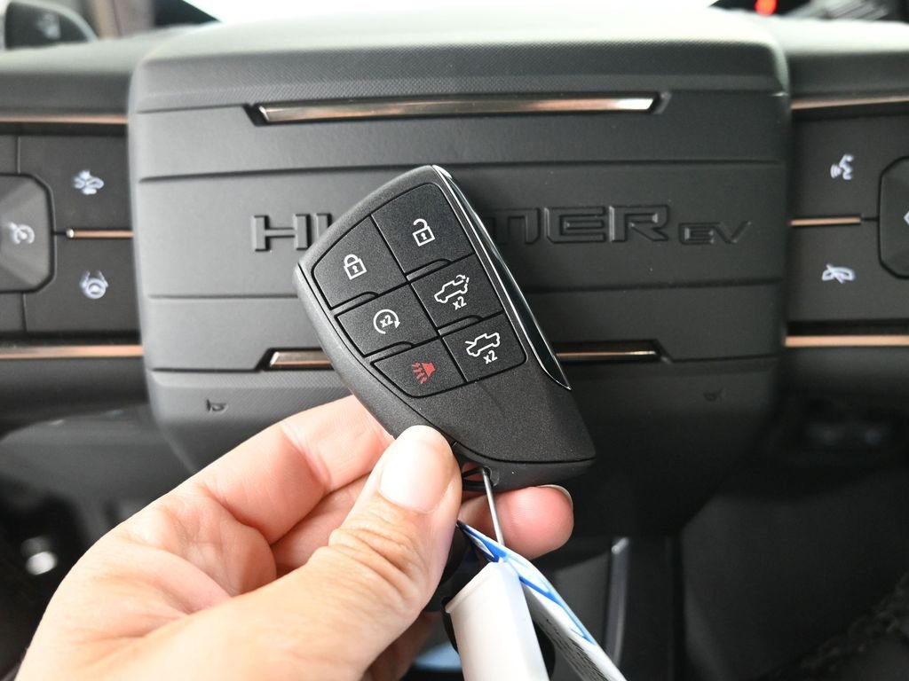 New 2025 GMC Hummer EV 2X w/ LPO, Dark Essentials Package image 38