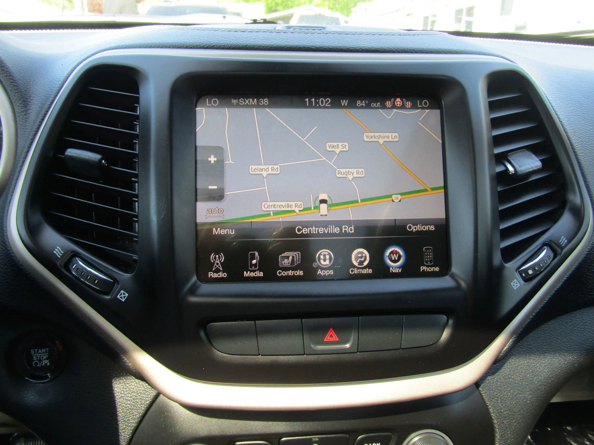 Used 2015 Jeep Cherokee Limited image 29