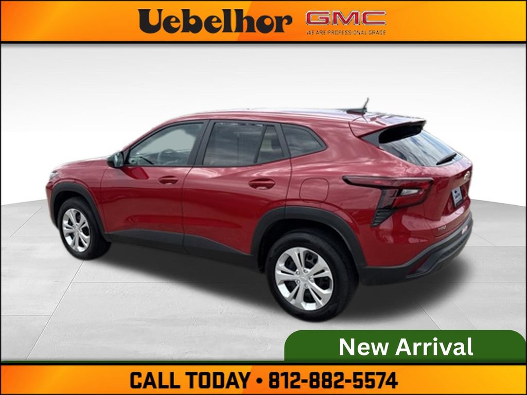 Used 2026 Chevrolet Trax LS FWD image 8