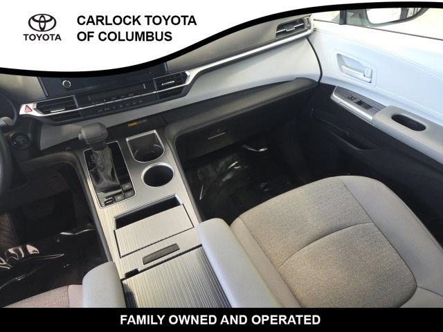 Used 2026 Toyota Sienna LE FWD image 19