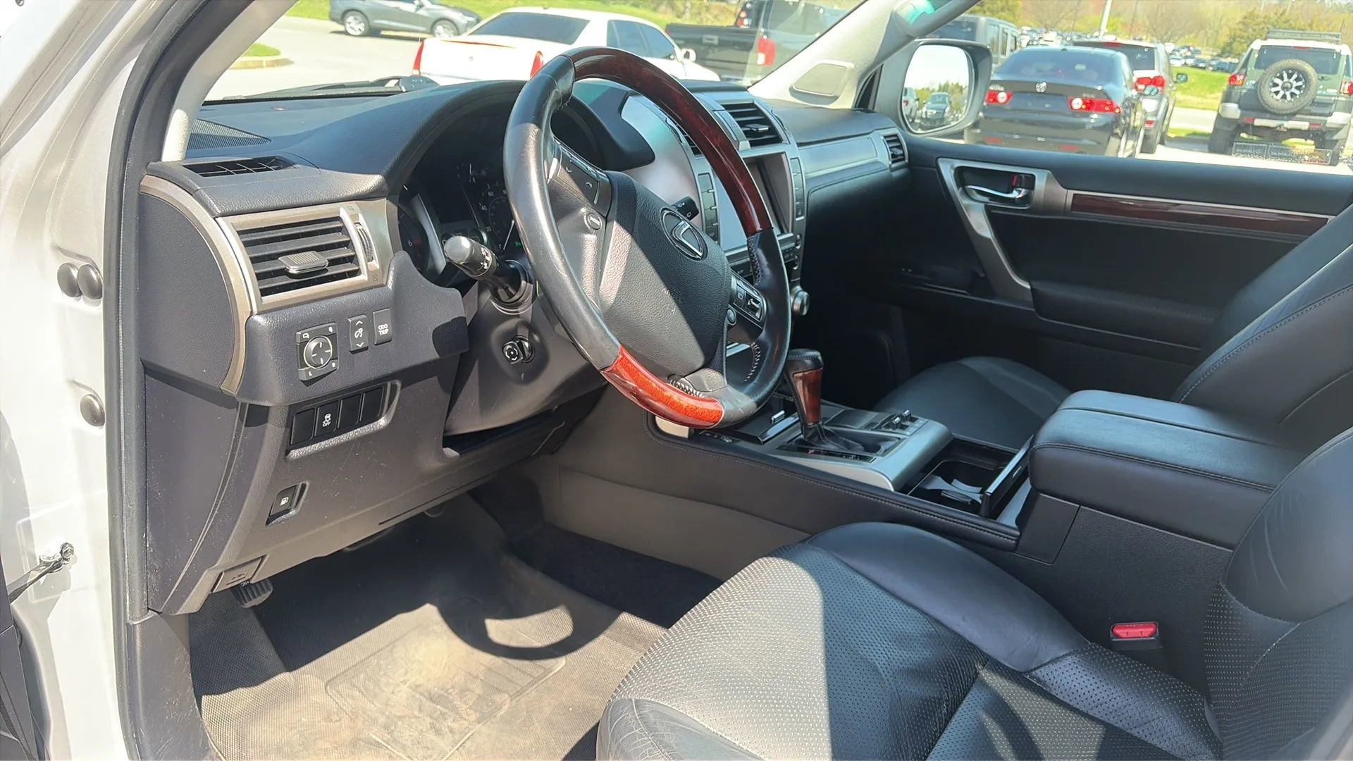 Used 2010 Lexus GX 460 image 25