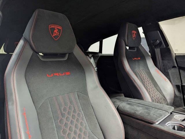 Used 2023 Lamborghini Urus Performante image 12
