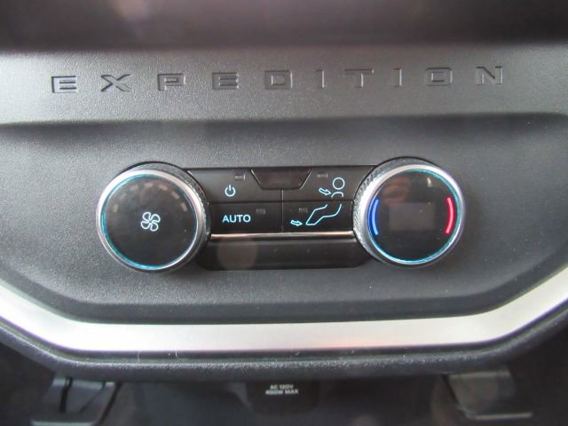 Used 2025 Ford Expedition Active image 31