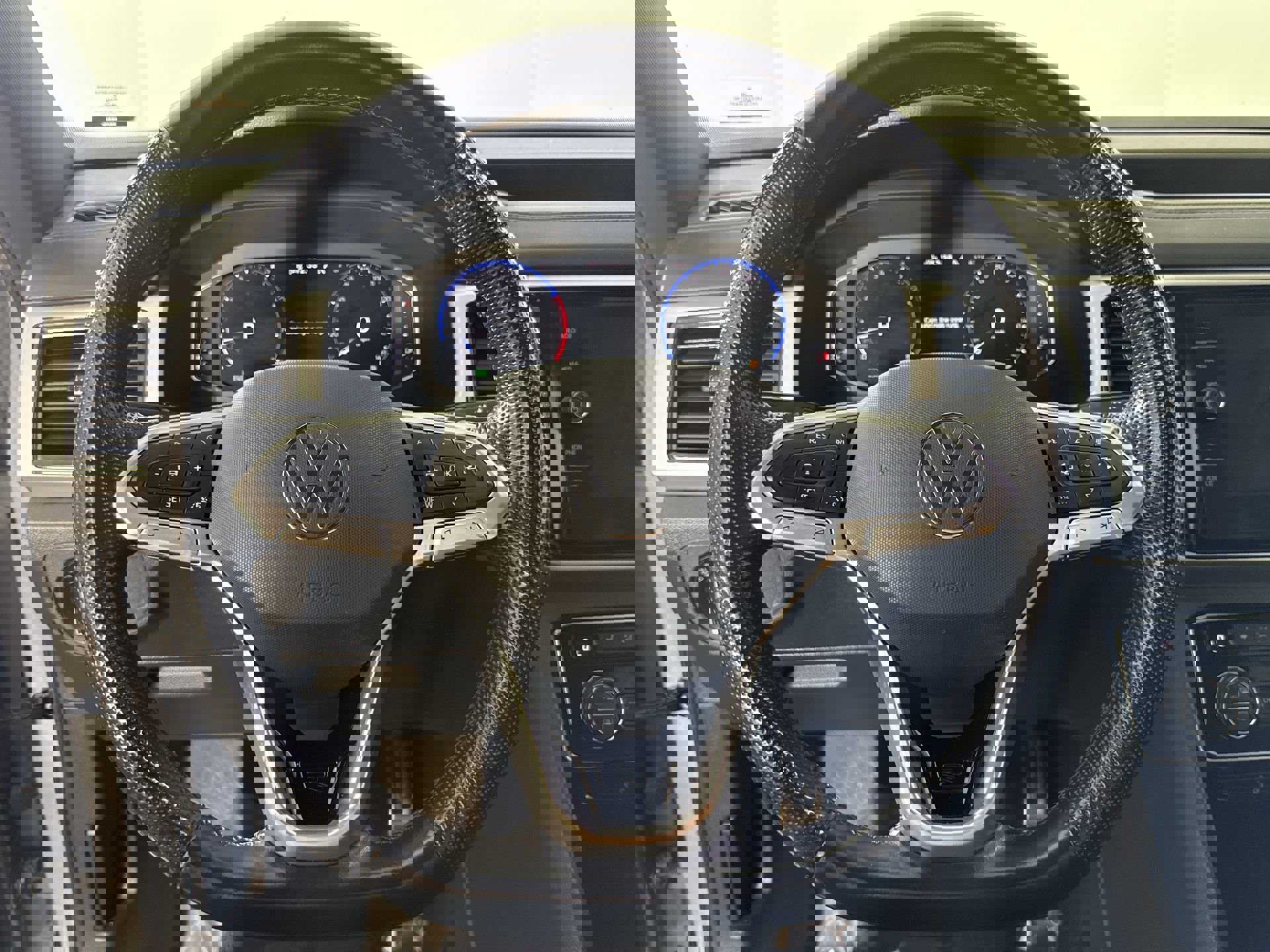 Used 2021 Volkswagen Atlas Cross Sport SEL R-Line image 16