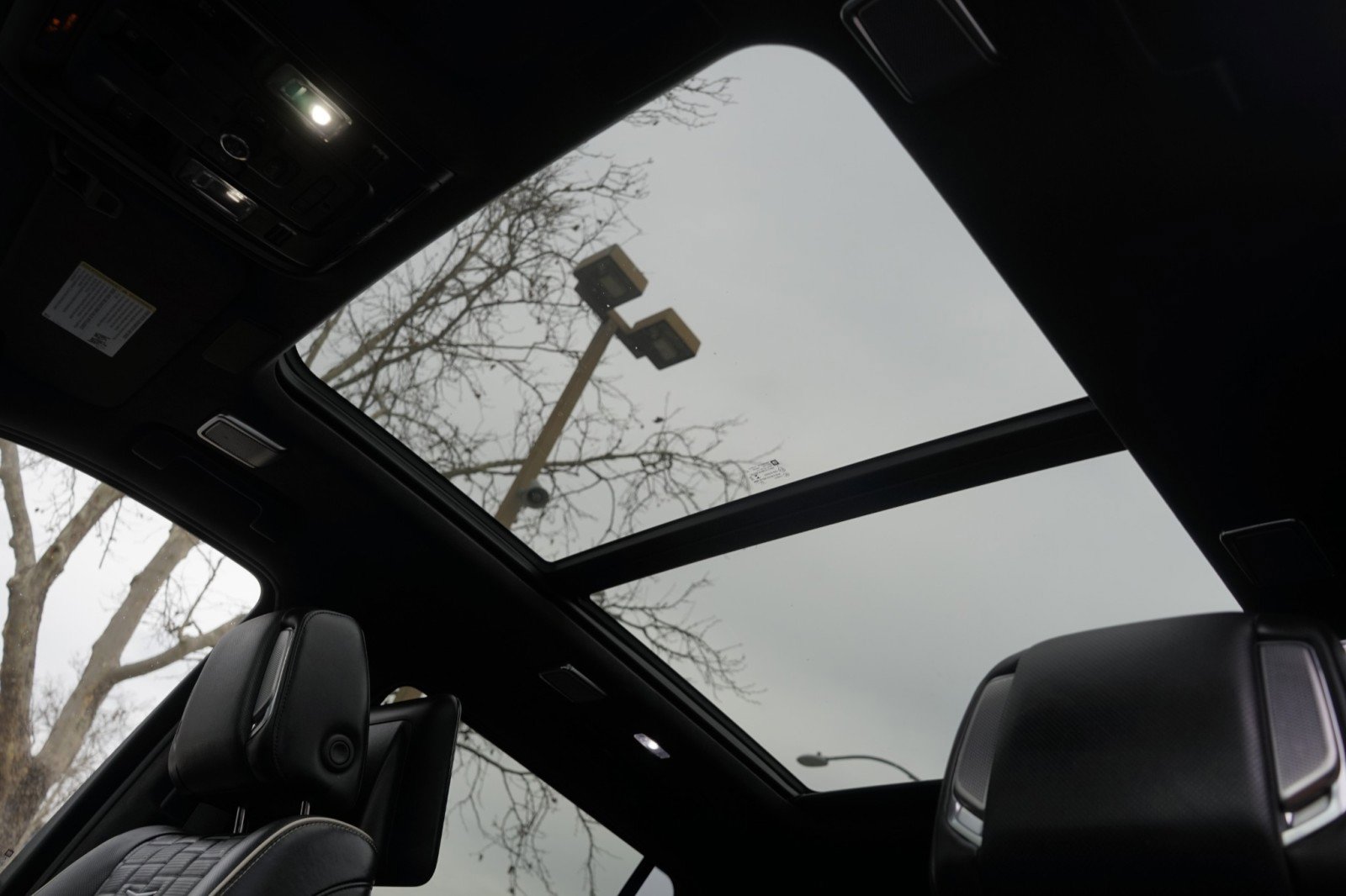 Used 2021 Cadillac Escalade Premium Luxury Platinum image 29