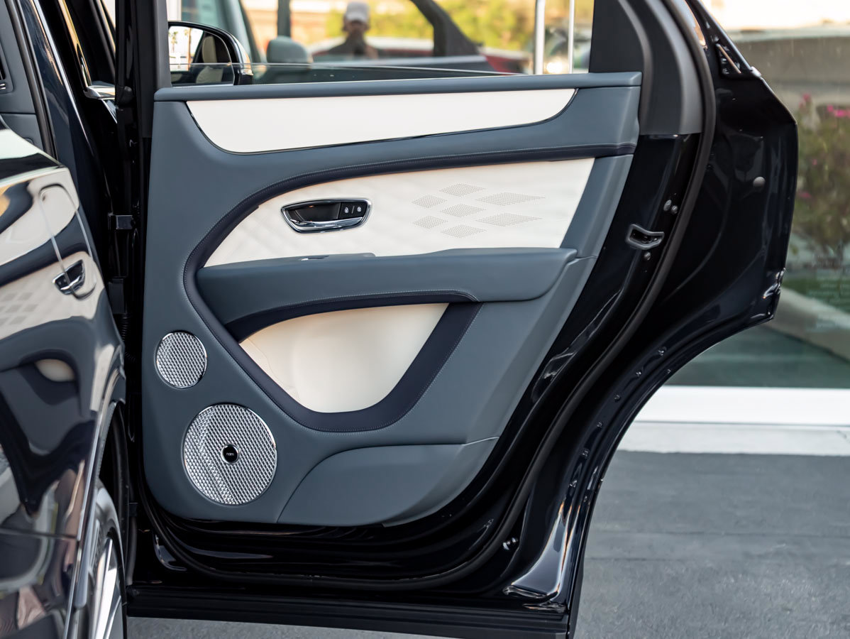 New 2027 Bentley Bentayga AWD/4WD image 39