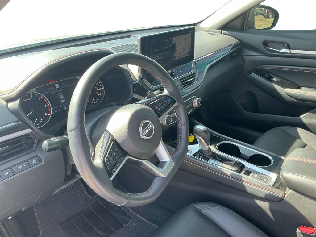 Used 2023 Nissan Altima 2.0 SR FWD image 23