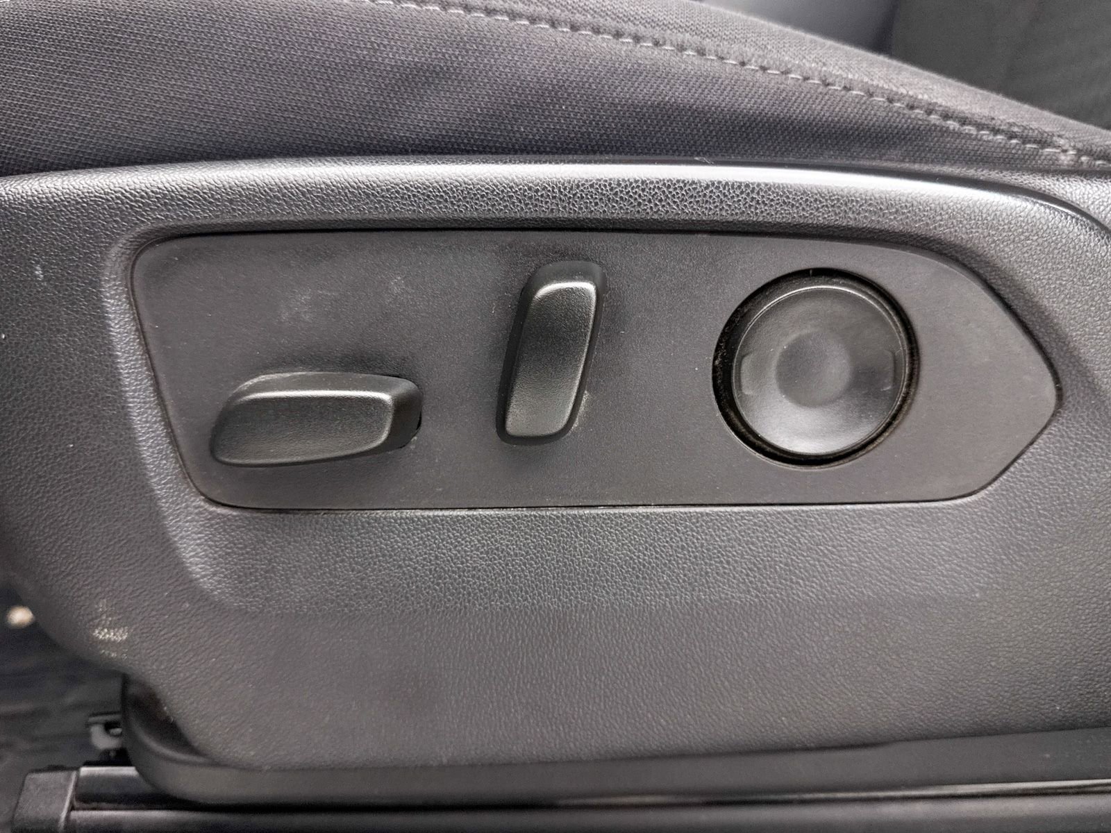 Used 2022 Chevrolet Silverado 1500 Custom image 22