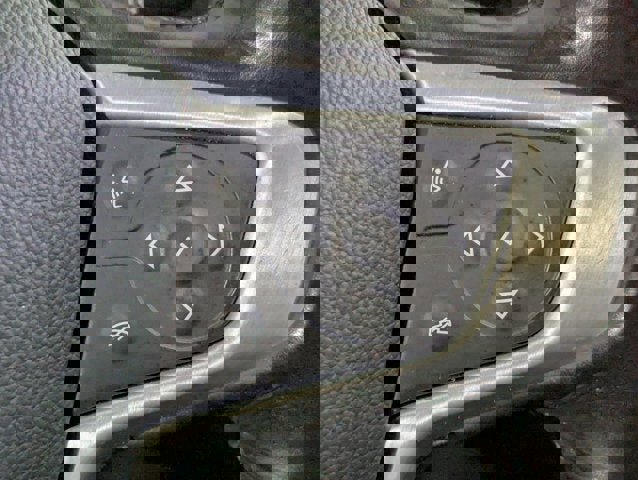 Used 2018 GMC Acadia SLE image 36