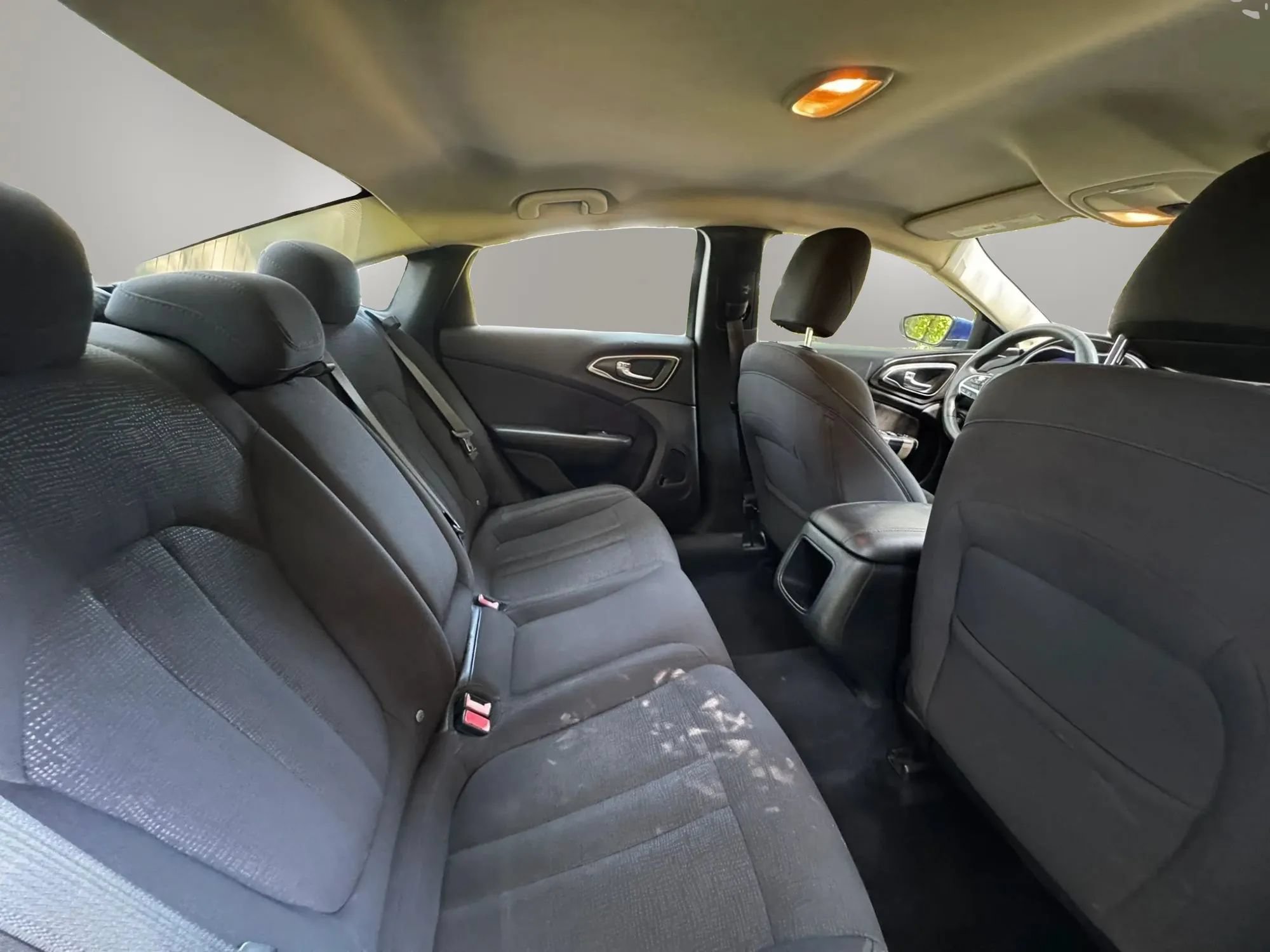 Used 2016 Chrysler 200 Limited FWD image 17