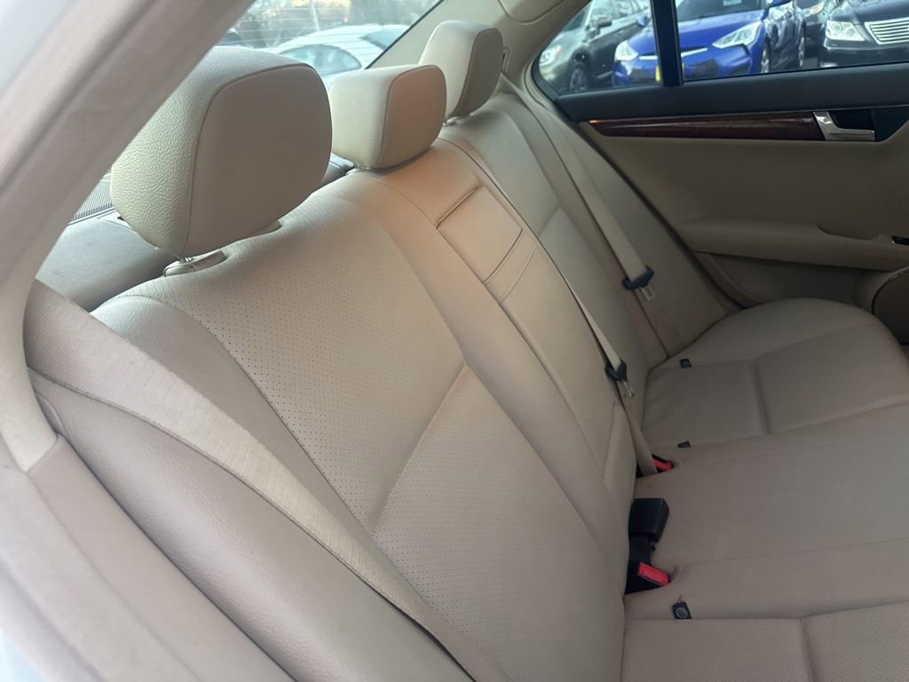 Used 2011 Mercedes-Benz C 300 4MATIC Sedan image 44