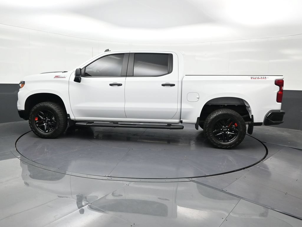 Used 2025 Chevrolet Silverado 1500 Custom Trail Boss AWD/4WD image 2