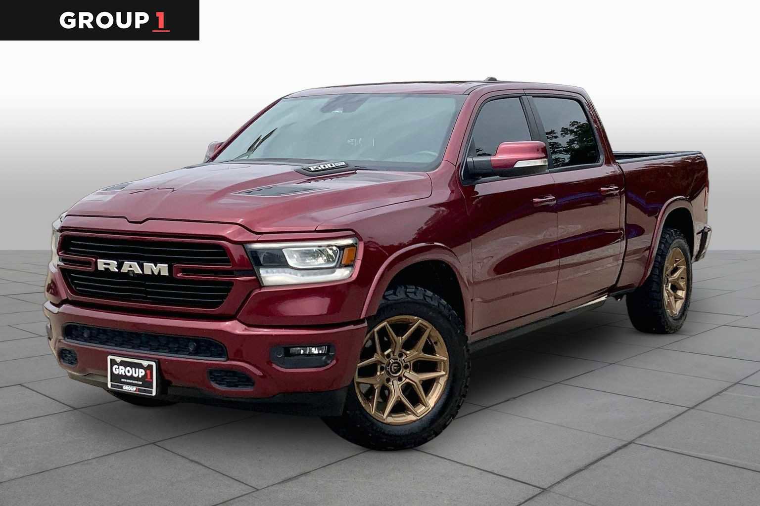 Used 2019 RAM 1500 Laramie AWD/4WD image 1