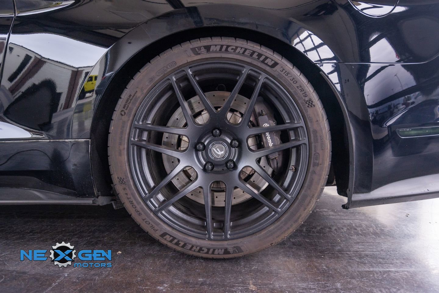 Used 2016 Ford Mustang Shelby GT350 w/ Track Package RWD image 33