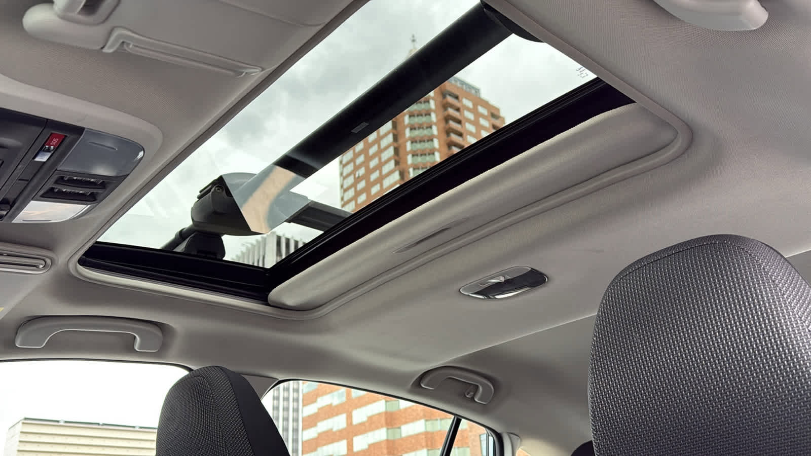 Used 2018 Subaru Impreza 2.0i Premium image 26