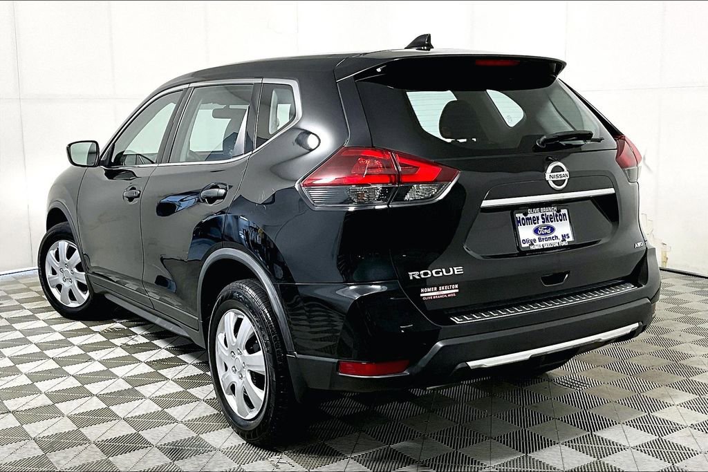 Used 2018 Nissan Rogue S image 11