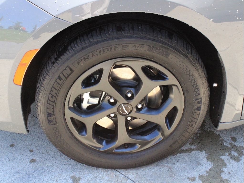 Used 2022 Chrysler Pacifica Touring-L w/ S Appearance Package FWD image 38