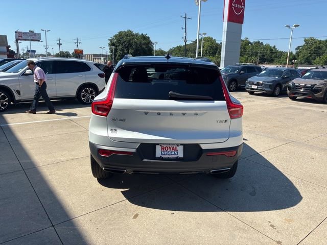 Used 2020 Volvo XC40 T5 R-Design w/ Protection Package Premier AWD/4WD image 6