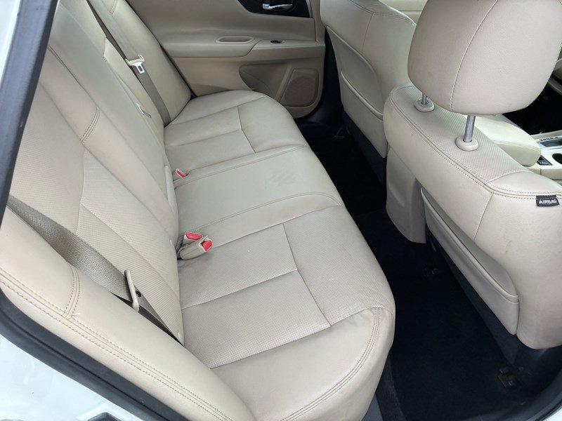 Used 2016 Nissan Altima 2.5 SL w/ 2.5 Technology Package FWD image 18