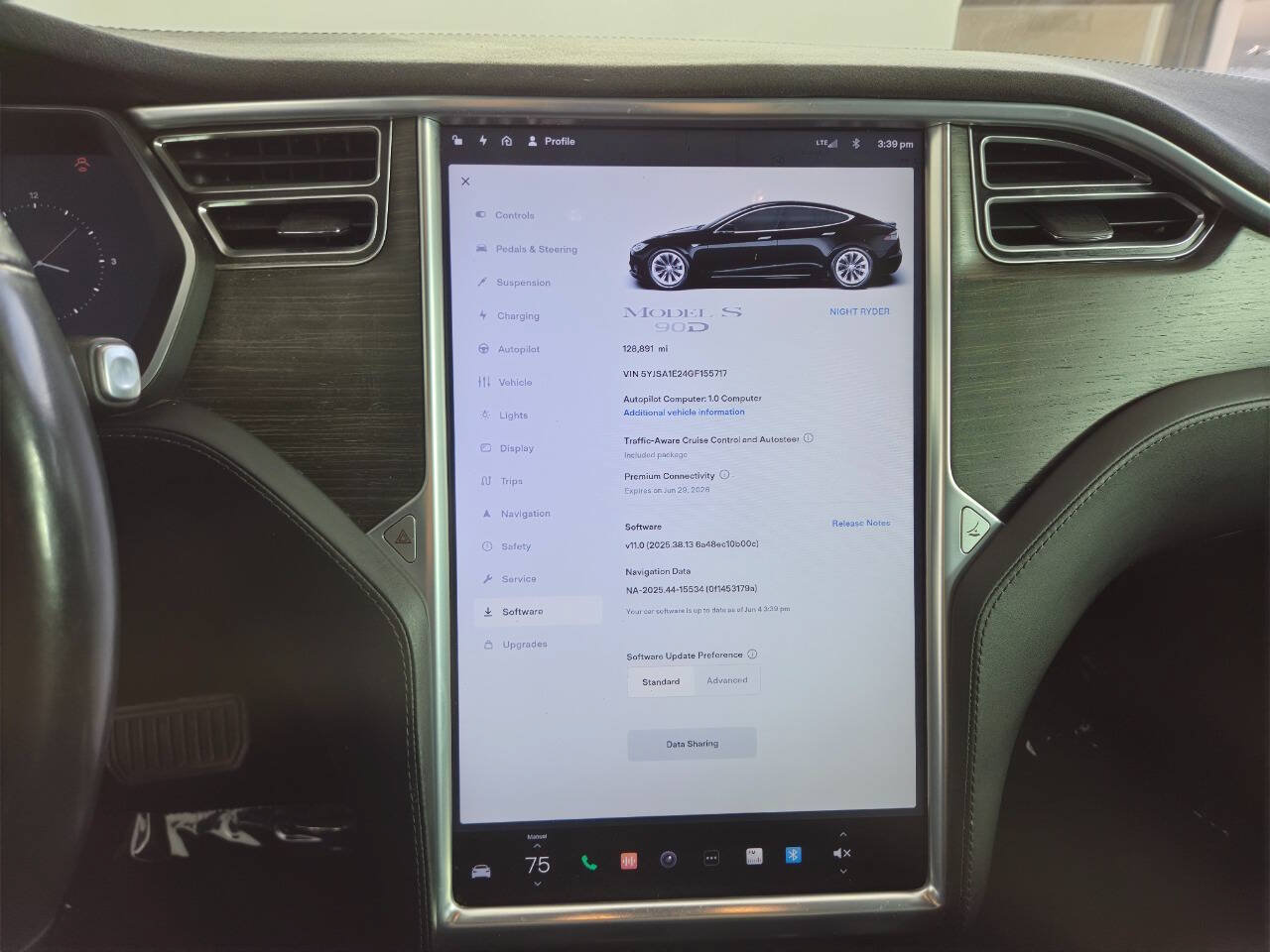 Used 2016 Tesla Model S 70D AWD/4WD image 33