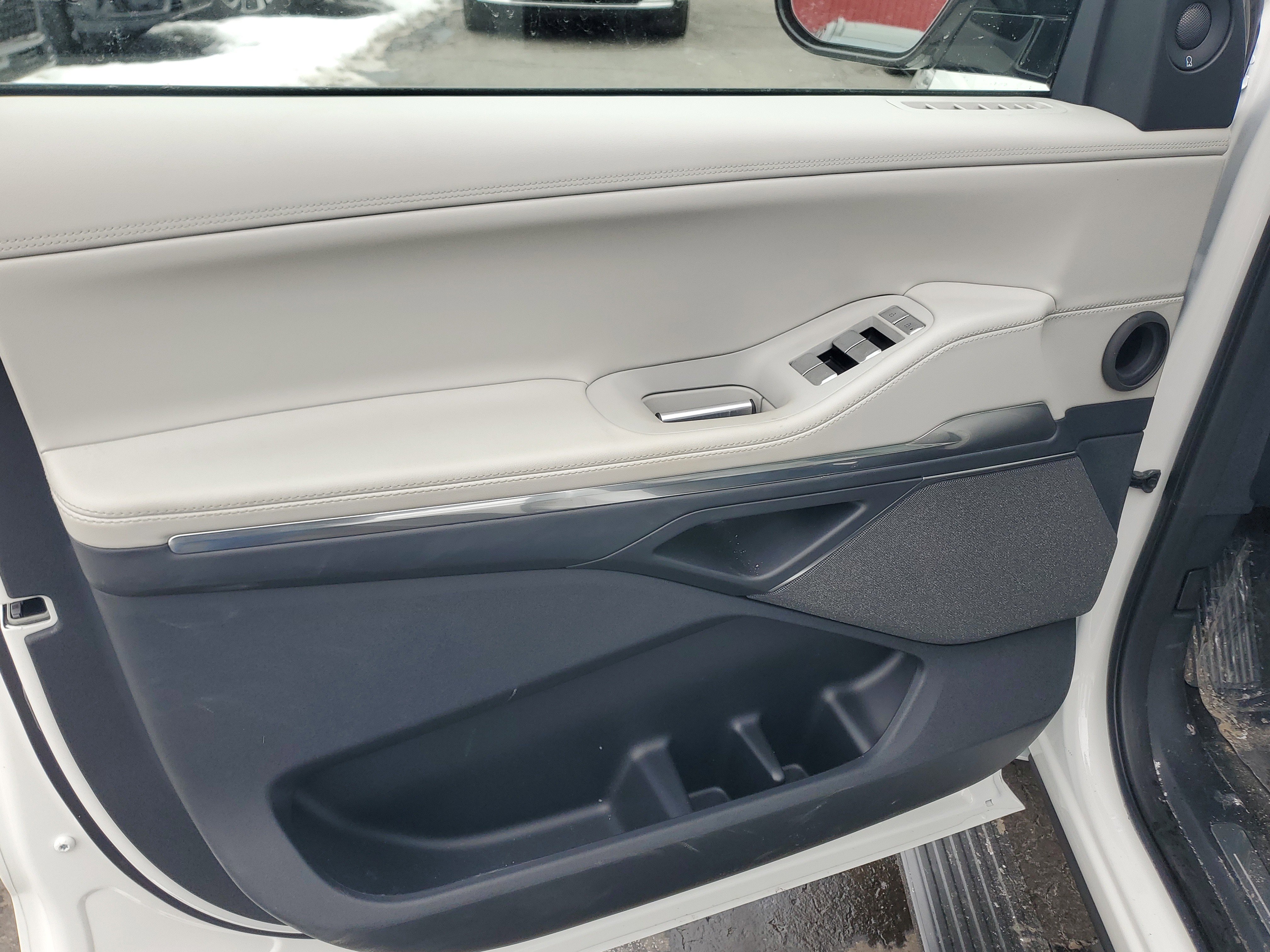 New 2026 Lincoln Navigator Reserve w/ Jet Appearance Package image 8